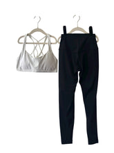 Load image into Gallery viewer, ili Leggings
