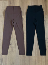 Load image into Gallery viewer, ili Leggings
